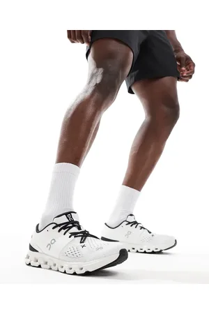 On Running Zapatillas de deporte blancas y negras para entrenar Cloud X 4 de ON-Blanco