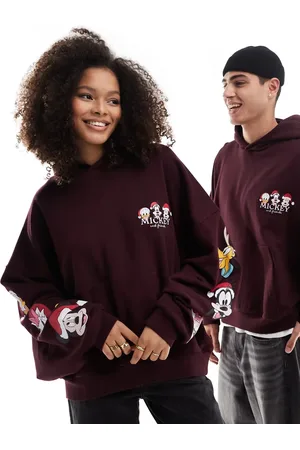 ASOS Sudadera marrón unisex de corte cuadrado extragrande con capucha y estampados de Mickey Mouse y sus amigos de Disney con gorros de Papá Noel de