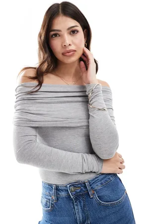 Miss Selfridge Body gris oscuro jaspeado de manga larga con escote Bardot de