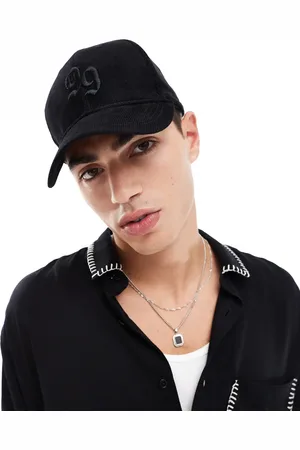ASOS Gorra de béisbol negra con detalle gráfico de pana de