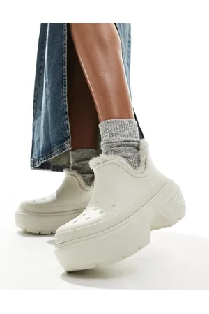 Crocs Botines color con forro Stomp de -Beis neutro