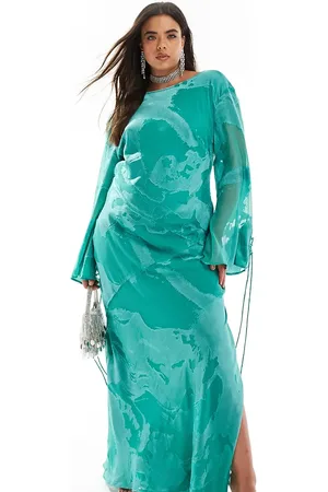 ASOS Vestido largo con cuello barco y detalle de costuras de devoré de ASOS DESIGN Curve