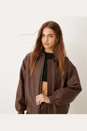Calvin Klein Chaqueta bomber marrón oscuro de cuero sintético exclusiva en ASOS de