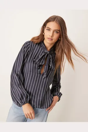 Miss Selfridge Camisa azul marino con raya diplomática y lazada de satén de -Multicolor