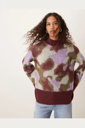 Y.A.S Jersey con estampado de camuflaje y bordes burdeos en contraste de