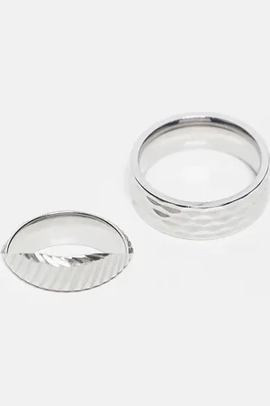 ASOS Pack de 2 anillos plateados con diseños grabados de acero inoxidable resistente al agua de