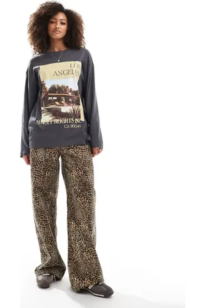 ASOS Camiseta carbón estilo skater de manga larga con estampado gráfico "Los Angeles" de