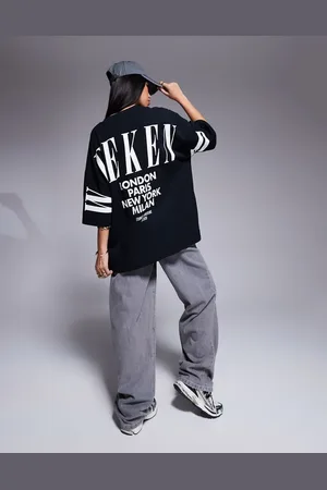 ASOS Camiseta negra extragrande con logo apilado en la espalda Icon de Weekend Collective