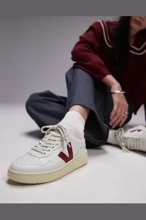 Veja Zapatillas de deporte blancas y rojas V-90 de