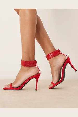 Glamorous Sandalias rojas de tacón de aguja con abalorios y tira al tobillo de