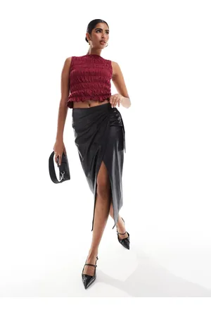 Miss Selfridge Falda midi con detalle cruzado de cuero sintético de
