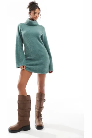 ASOS Vestido corto estilo jersey con cuello vuelto de punto mullido muy suave de