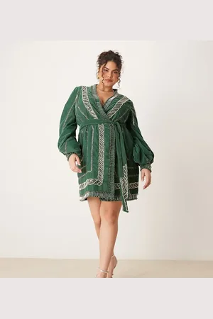 ASOS Vestido corto con detalle de lazada y abalorios de terciopelo de ASOS DESIGN Curve