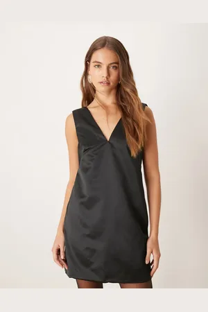 Abercrombie & Fitch Vestido negro de corte recto con espalda baja con lazo de satén de