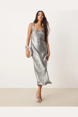 New Look Vestido midi con cuello ancho de satén metalizado de