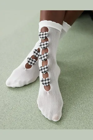 Reclaimed Calcetines tobilleros blancos con corazones a cuadros vichy de