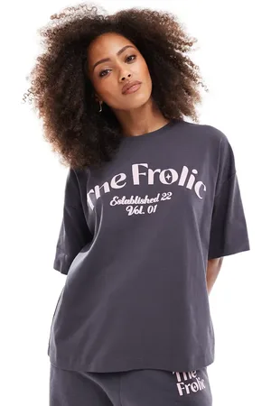 The Frolic Camiseta extragrande con logo exclusivo de x Bella Stovey (parte de un conjunto)