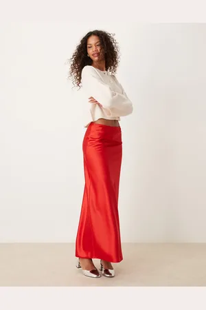Miss Selfridge Falda larga roja de satén de