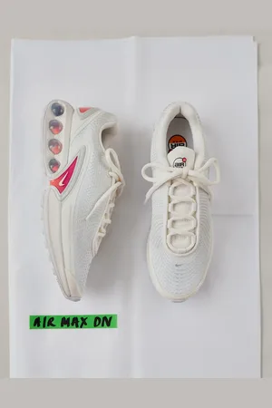 Nike Zapatillas de deporte blancas y moradas Air Max DN de -Morado