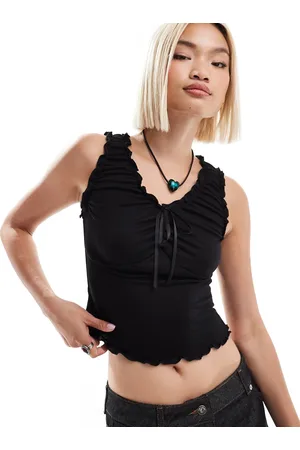 Daisy Street Top de tirantes con cuello de pico y detalle de lazo de malla de