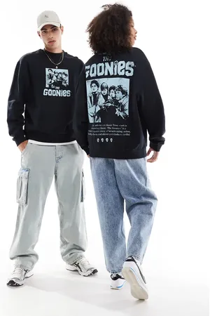 ASOS Sudadera negra unisex extragrande con estampado con licencia de "The Goonies" de