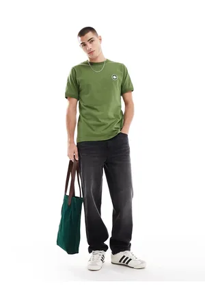 Pretty Green Camiseta verde con detalle de parche Live Forever de