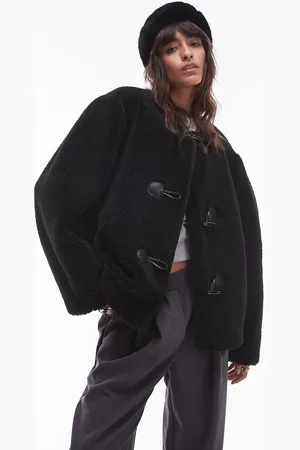 Topshop Abrigo corto sin solapas con cierres tipo trenca de borreguito de