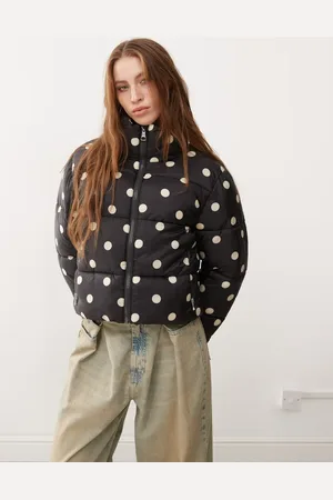 Monki Chaqueta acolchada negra con estampado de lunares de -Negro