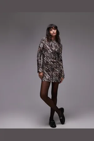 Topshop Vestido corto plisado de manga larga con estampado de leopardo de -Multicolor