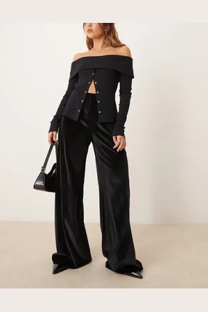 Miss Selfridge Pantalones negros de pernera ancha de terciopelo de