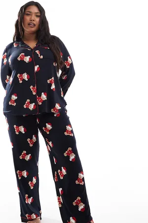 Chelsea Peers Pijama de pantalones y top de manga larga con cuello de solapas y estampado de osos de peluche de Navidad exclusivo de Curve