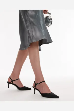 MANGO Zapatos negros destalonados de tacón con diseño de tiras de