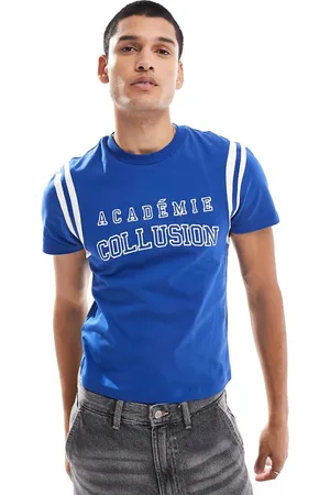 COLLUSION Camiseta con diseño encogido y estampado deportivo futbolero de