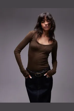 ARKET Top entallado de manga larga con cuello ancho de lana de