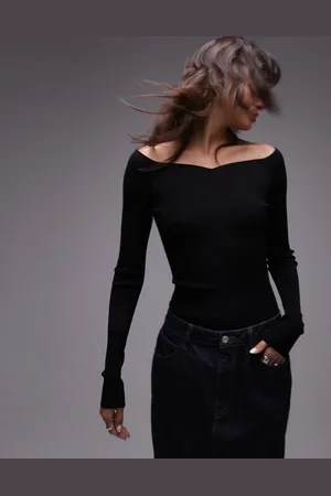ARKET Top ceñido con escote Bardot en forma de corazón de punto compacto de