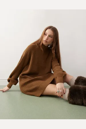 Noisy May Vestido corto marrón oscuro con cuello alto de punto de