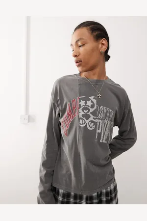 Weekday Camiseta extragrande de manga larga con estampado gráfico universitario y diseño de paneles cosidos de