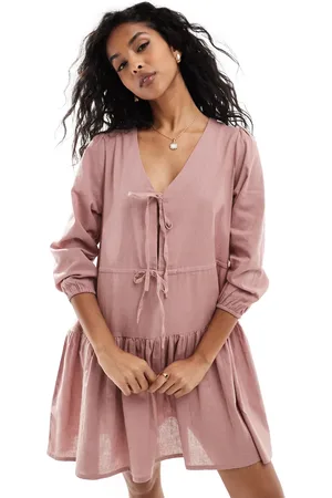 Esmée Vestido playero corto color escalonado de manga larga con lazada delantera de mezcla de lino exclusivo de -Beis neutro