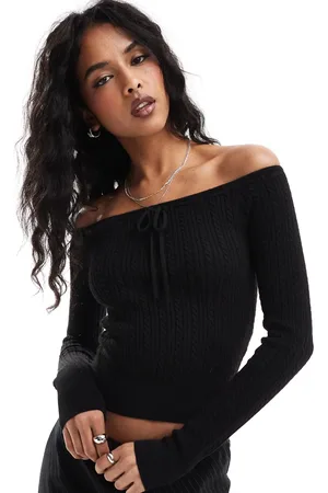 Hollister Top con escote Bardot y lazada delantera de punto de ochos de