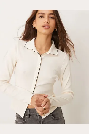 Miss Selfridge Top color de manga larga con pespuntes de festón y detalle de solapas de -Blanco