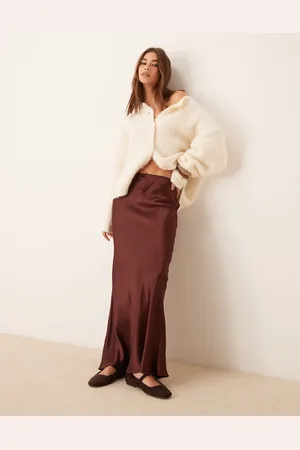 Miss Selfridge Falda larga de corte al bies con detalle de lazo de satén de -Marrón