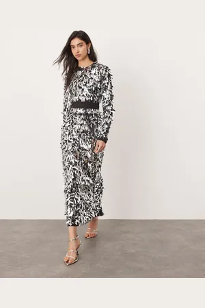 ASOS Vestido largo de manga larga con detalle contorneado en la cintura de lentejuelas alargadas de