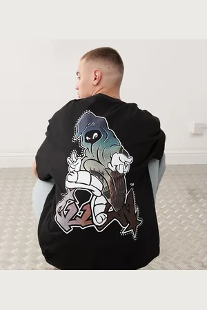 COLLUSION Camiseta negra de corte skater con estampado gráfico y tachuelas premium de