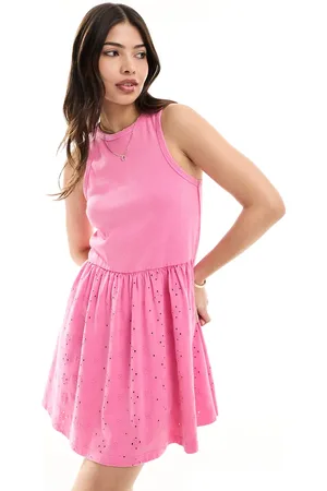 ASOS Vestido midi rosa de camiseta sin mangas de canalé con falda bordada de