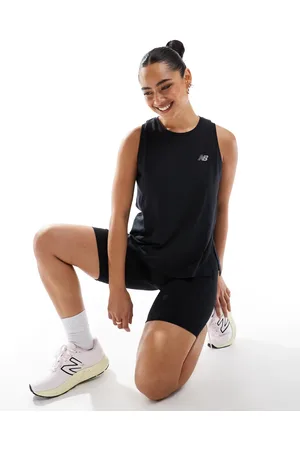New Balance Camiseta negra sin mangas Heathertech Sport Essentials de