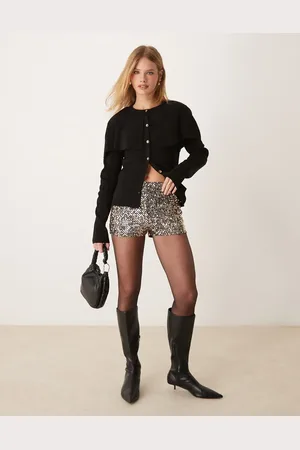 Miss Selfridge Pantalones muy cortos color cobre de lentejuelas de -Negro