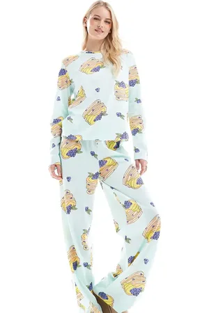 ASOS Pijama de pantalones y top de manga larga con estampado de tortitas exclusivo de Tall