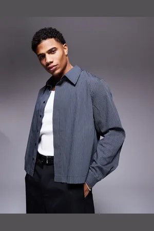 ASOS Camisa corta negra holgada con raya diplomática y tapeta oculta de popelina de
