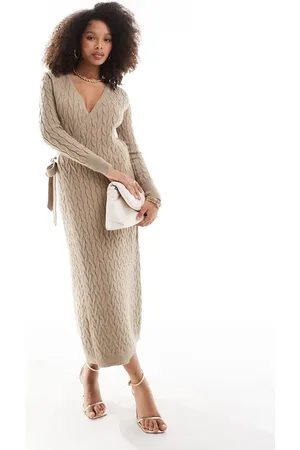 Pretty Lavish Vestido semilargo cruzado de punto de ochos de