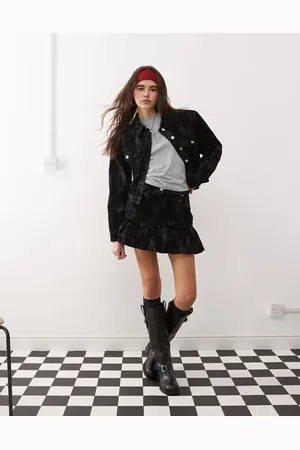 COLLUSION Falda vaquera negra abullonada con estampado de camuflaje flocado de (parte de un conjunto)